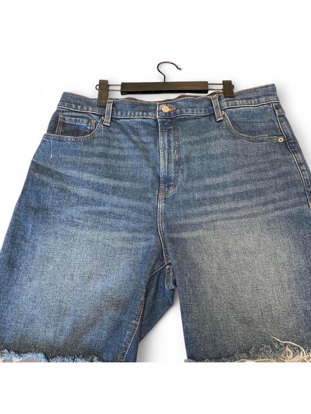 High waisted blue denim shorts with